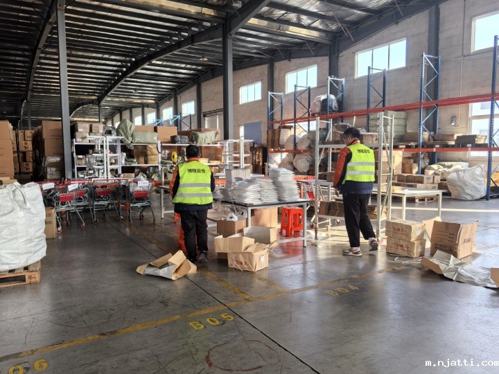 发货单量少可以找云仓合作么?